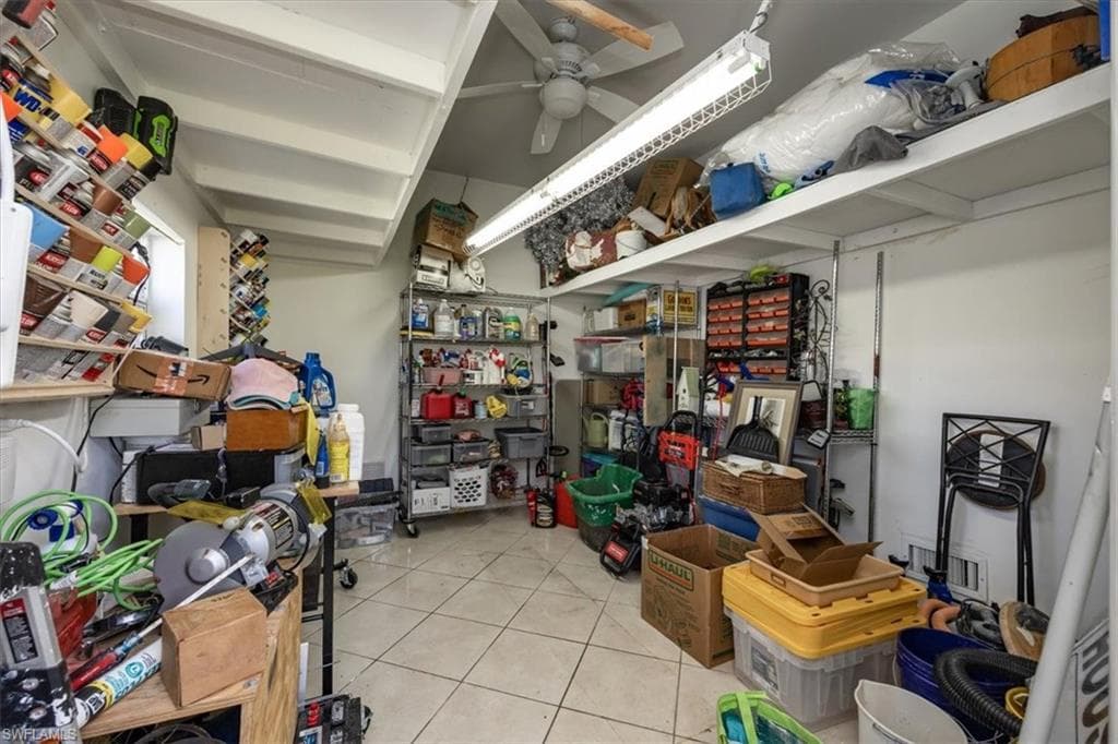 32 Sonderhen DR, NAPLES FL 34114-30