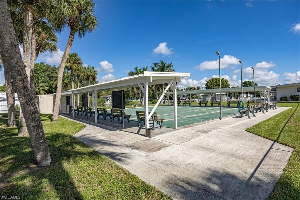 32 Sonderhen DR, NAPLES FL 34114-24