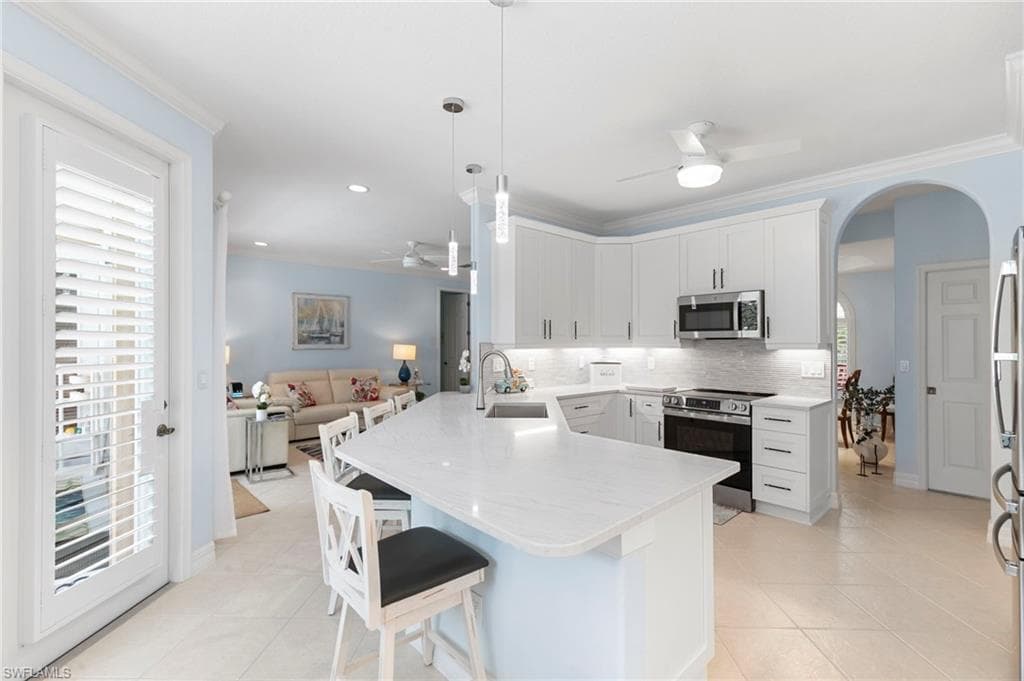 3954 Recreation LN, NAPLES FL 34116-8