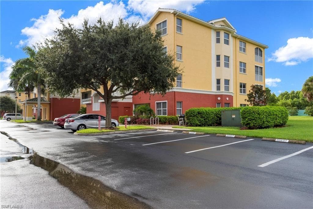 11001 Gulf Reflections DR # 106, FORT MYERS FL 33908-1
