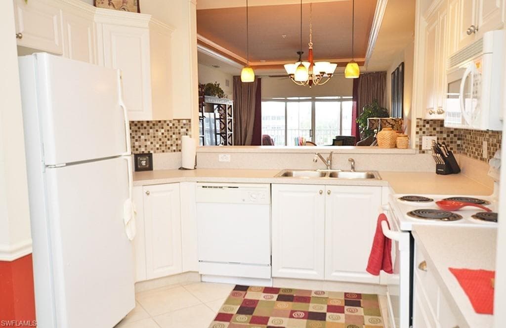 7818 Great Heron WAY # 303, NAPLES FL 34104-7