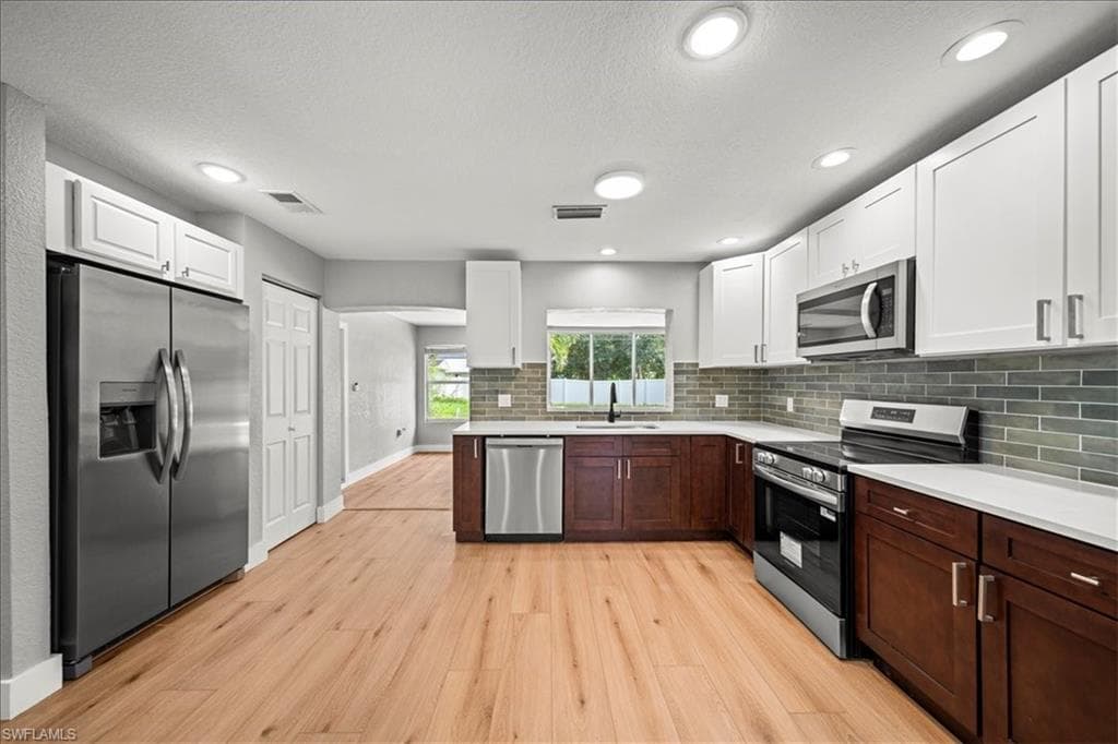 17042 Wayzata CT, NORTH FORT MYERS FL 33917-7