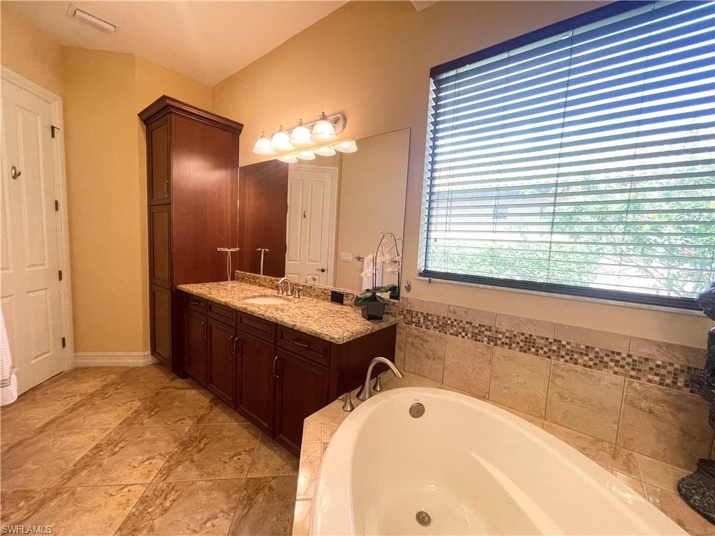 7302 Acorn WAY, NAPLES FL 34119-22