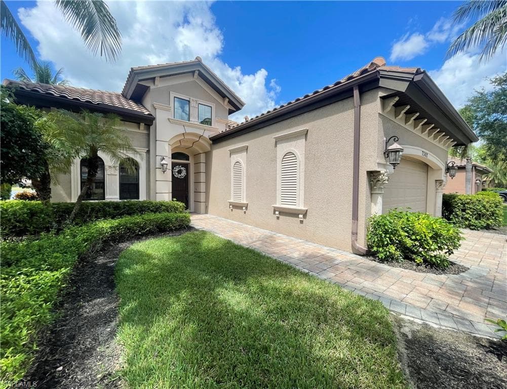 7302 Acorn WAY, NAPLES FL 34119-1