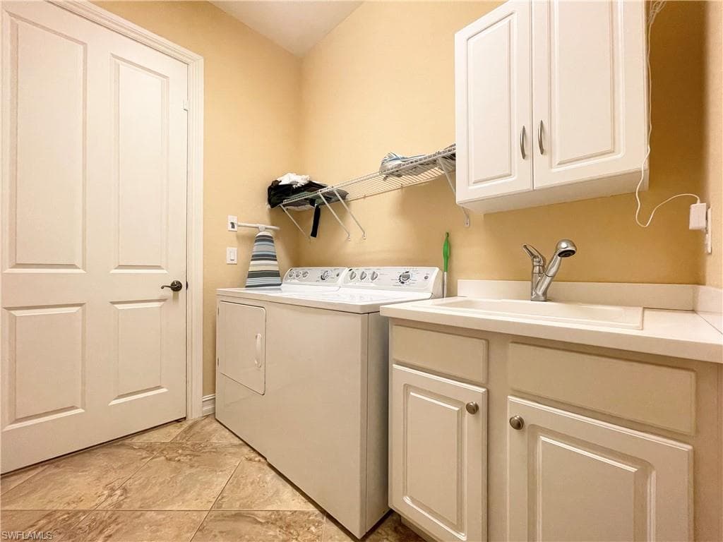 7302 Acorn WAY, NAPLES FL 34119-30