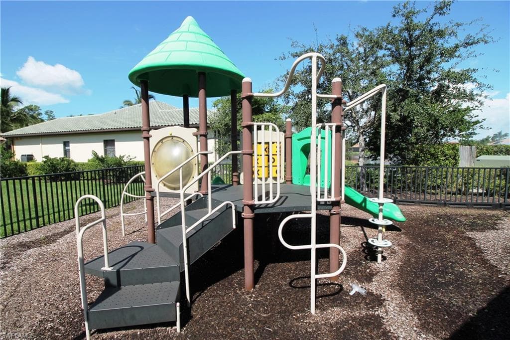 7302 Acorn WAY, NAPLES FL 34119-38