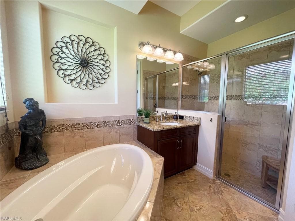 7302 Acorn WAY, NAPLES FL 34119-20