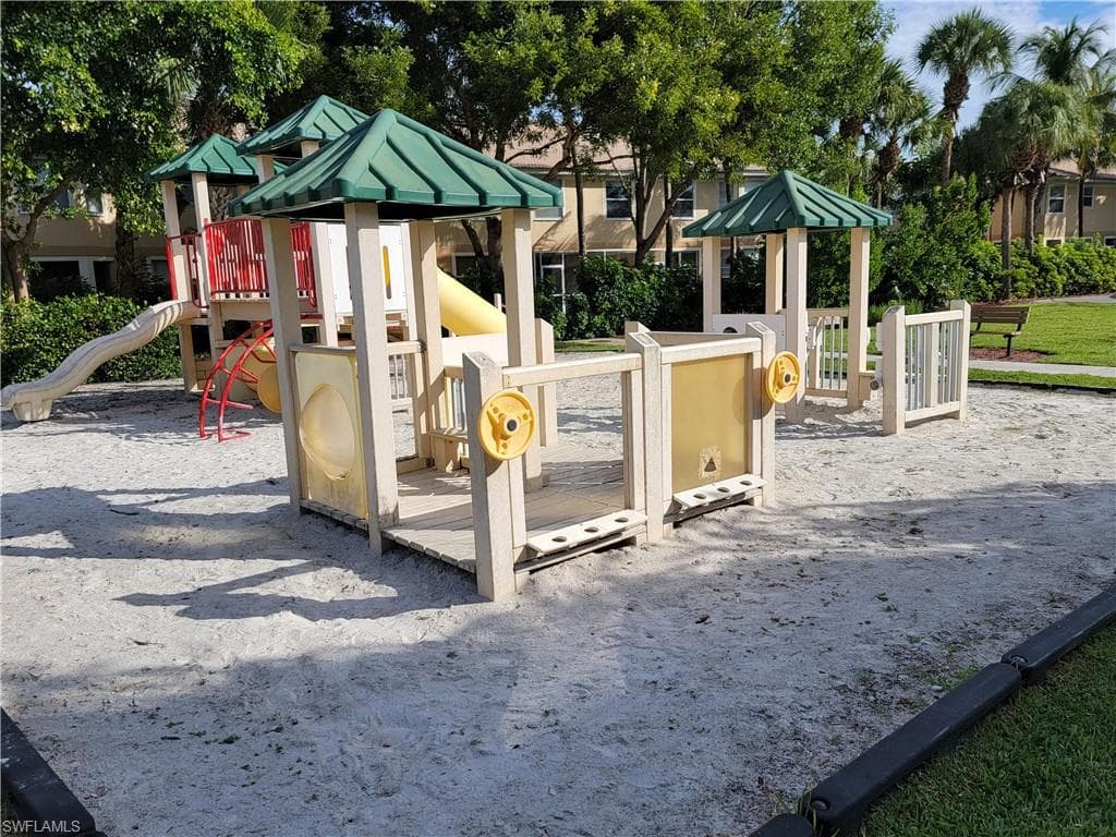 9802 Foxhall WAY # 3, ESTERO FL 33928-25