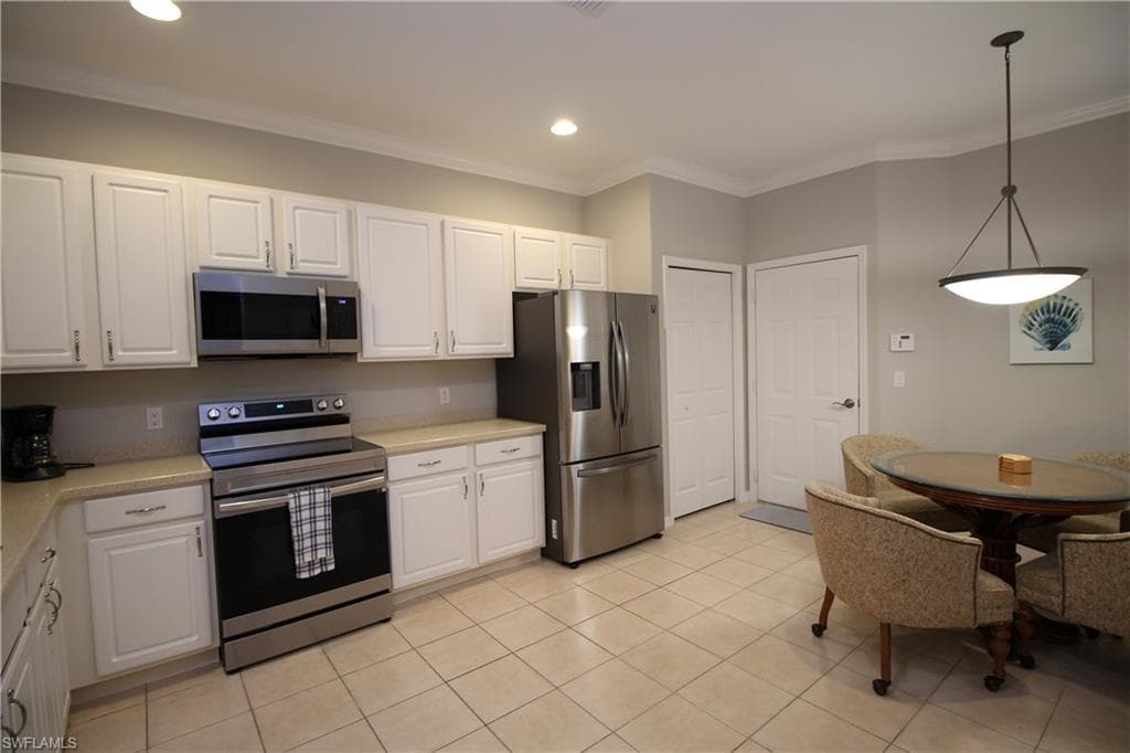 9802 Foxhall WAY # 3, ESTERO FL 33928-8