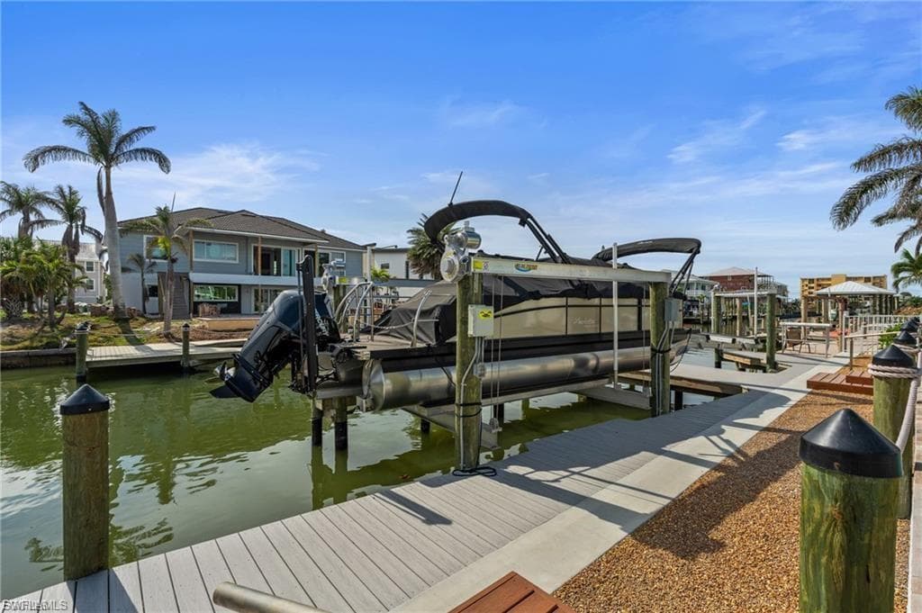 360 Bayland RD, FORT MYERS BEACH FL 33931-41