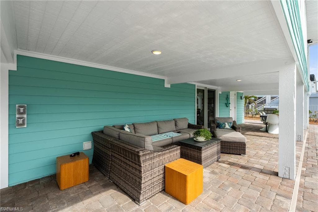360 Bayland RD, FORT MYERS BEACH FL 33931-42