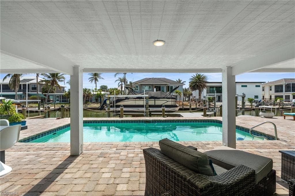 360 Bayland RD, FORT MYERS BEACH FL 33931-6