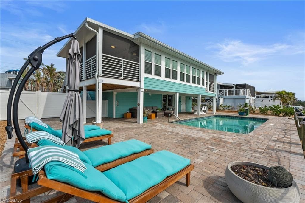 360 Bayland RD, FORT MYERS BEACH FL 33931-4