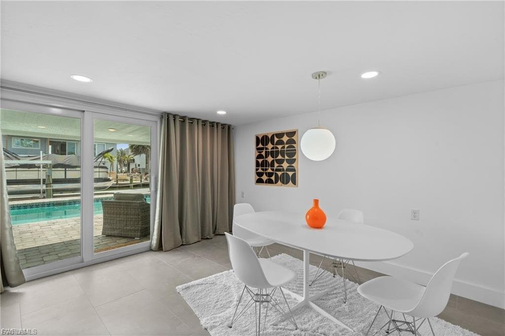 360 Bayland RD, FORT MYERS BEACH FL 33931-32