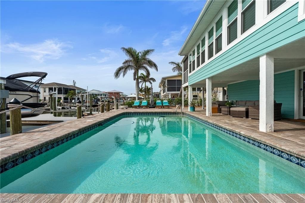 360 Bayland RD, FORT MYERS BEACH FL 33931-39