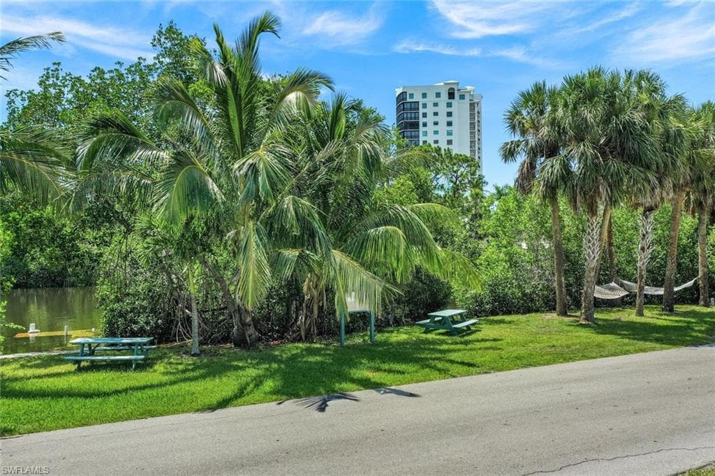 1300 Venetian WAY, NAPLES FL 34110-11