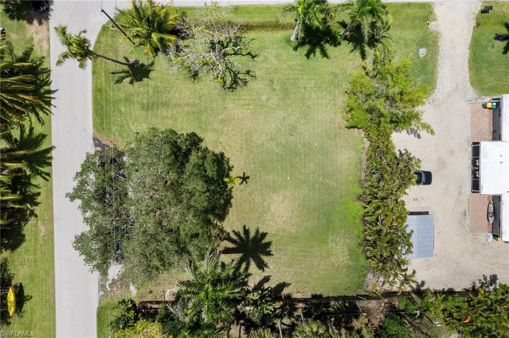 1300 Venetian WAY, NAPLES FL 34110-19