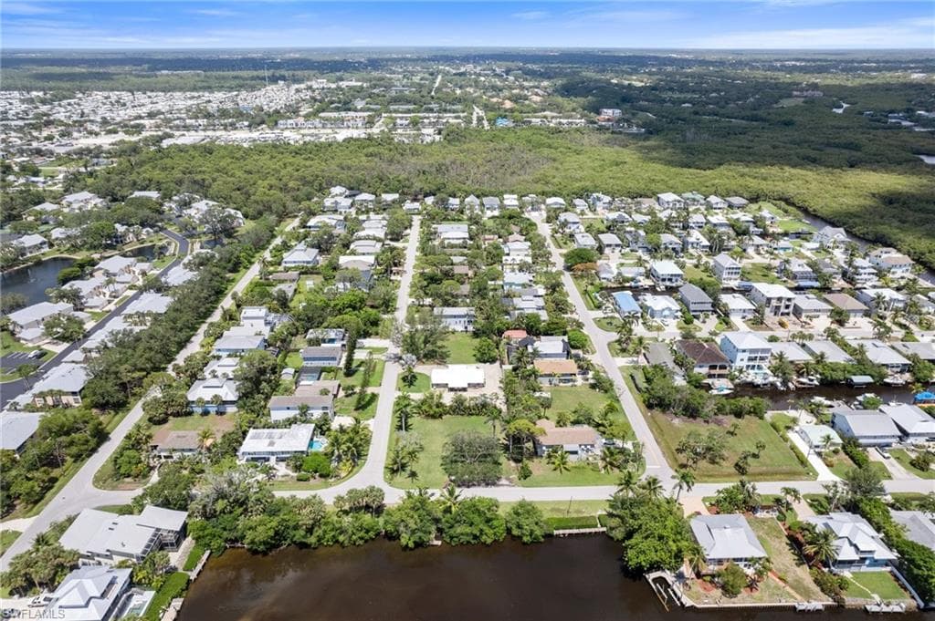 1300 Venetian WAY, NAPLES FL 34110-33