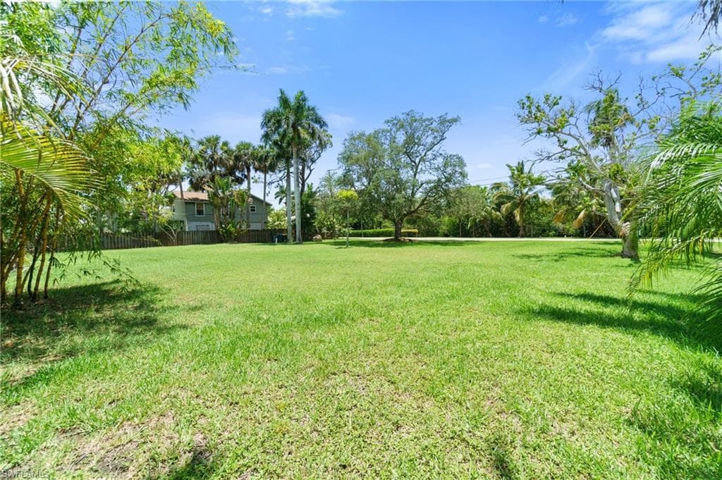 1300 Venetian WAY, NAPLES FL 34110-9