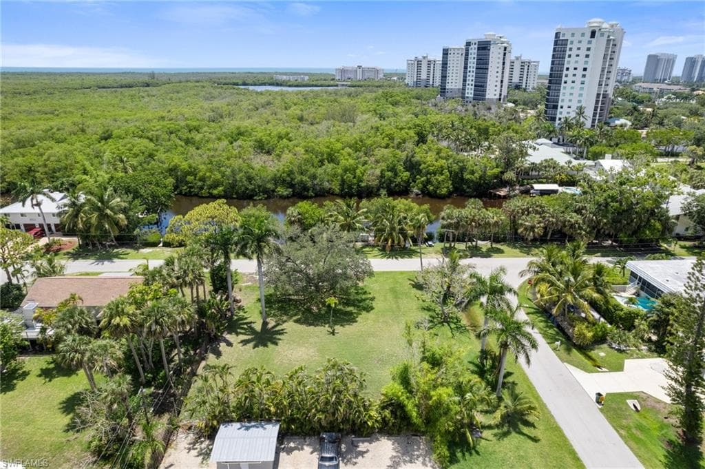 1300 Venetian WAY, NAPLES FL 34110-18