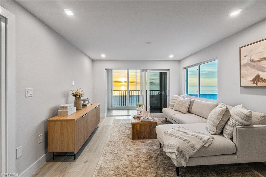 25870 Hickory BLVD # 207, BONITA SPRINGS FL 34134-12