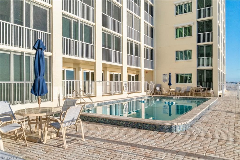 25870 Hickory BLVD # 207, BONITA SPRINGS FL 34134-32