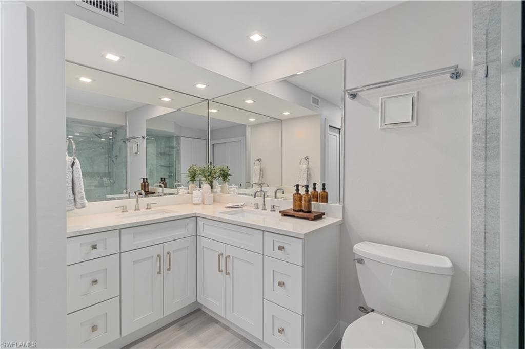 25870 Hickory BLVD # 207, BONITA SPRINGS FL 34134-20