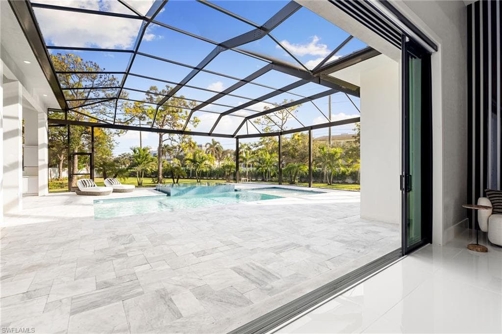 10 Caribbean RD, NAPLES FL 34108-22