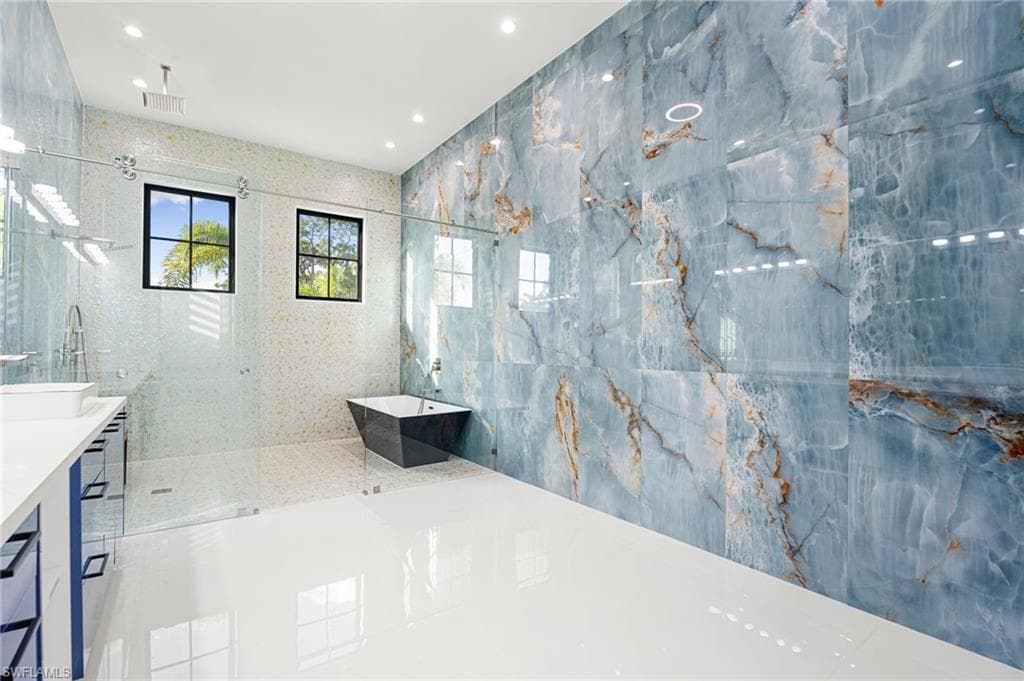 10 Caribbean RD, NAPLES FL 34108-26