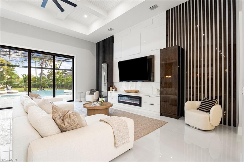 10 Caribbean RD, NAPLES FL 34108-5