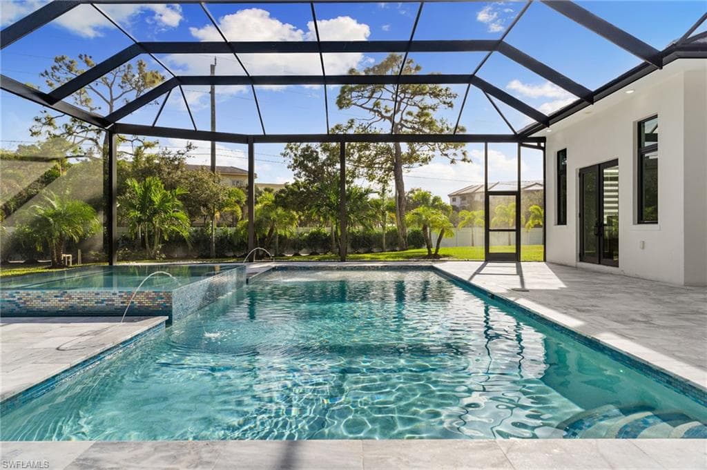 10 Caribbean RD, NAPLES FL 34108-15