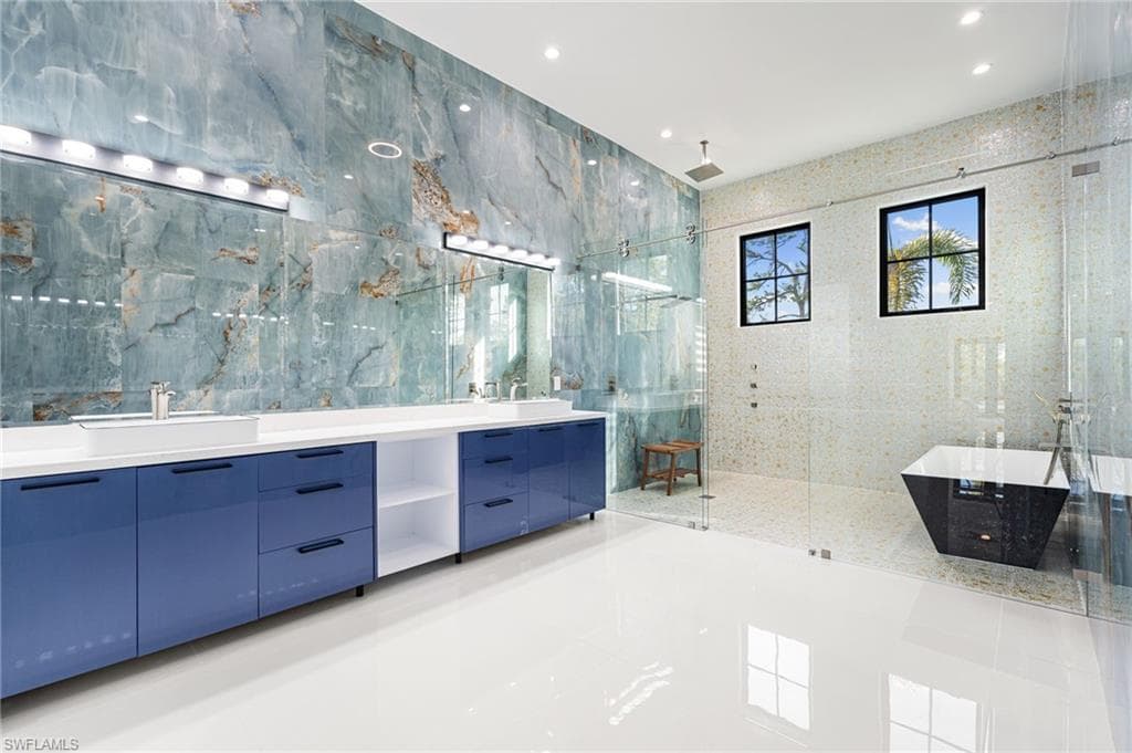 10 Caribbean RD, NAPLES FL 34108-25