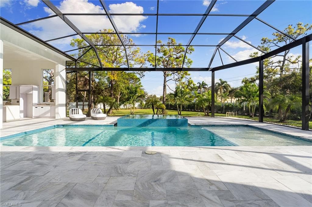 10 Caribbean RD, NAPLES FL 34108-21