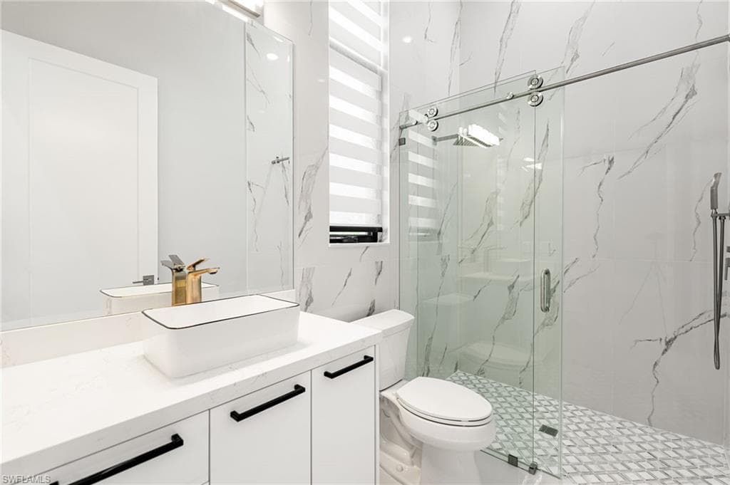 10 Caribbean RD, NAPLES FL 34108-33