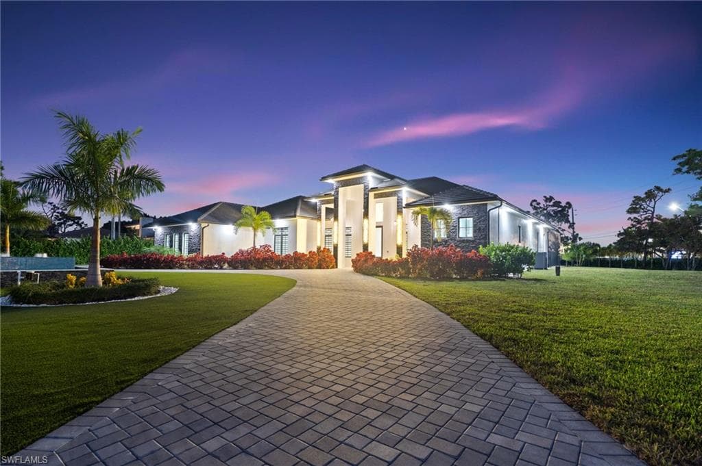 10 Caribbean RD, NAPLES FL 34108-36