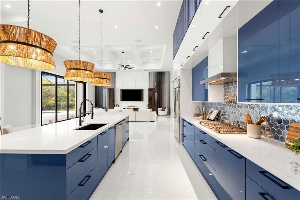 10 Caribbean RD, NAPLES FL 34108-10