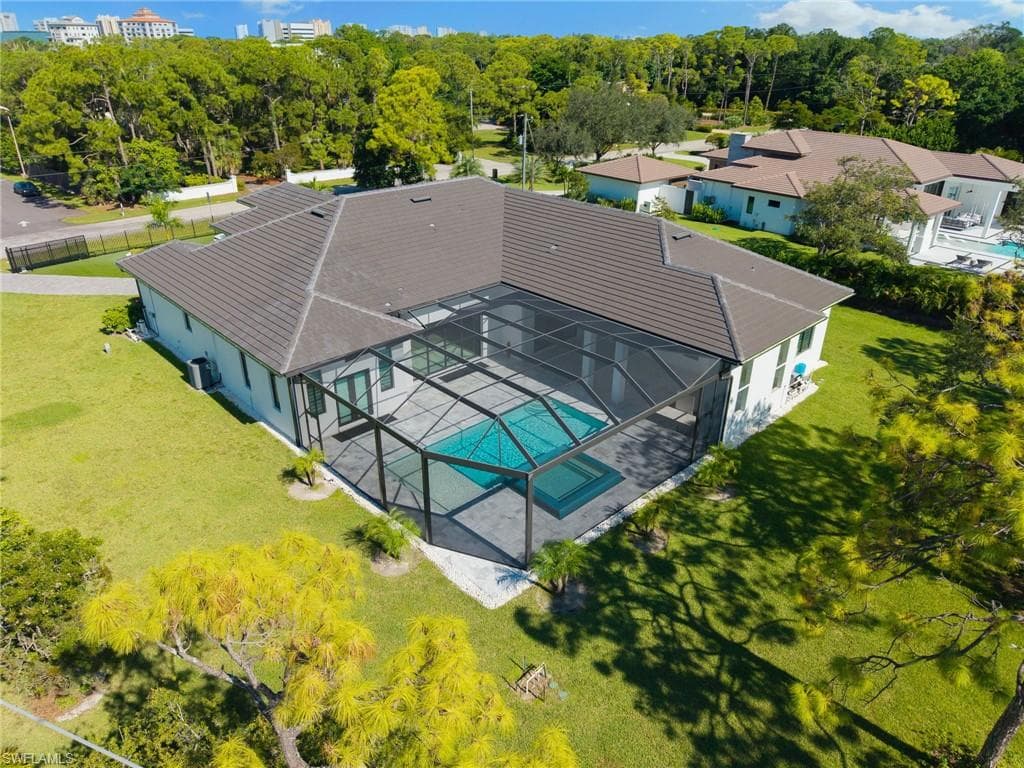 10 Caribbean RD, NAPLES FL 34108-43