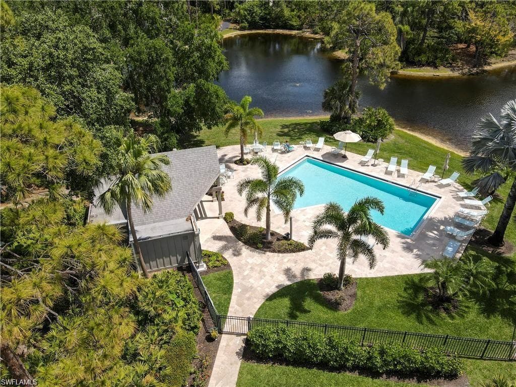 15210 Majorca Bay DR # 15, NAPLES FL 34110-15