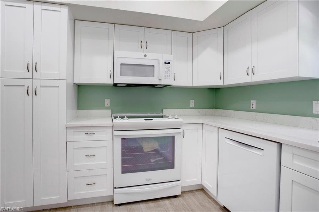 15210 Majorca Bay DR # 15, NAPLES FL 34110-6