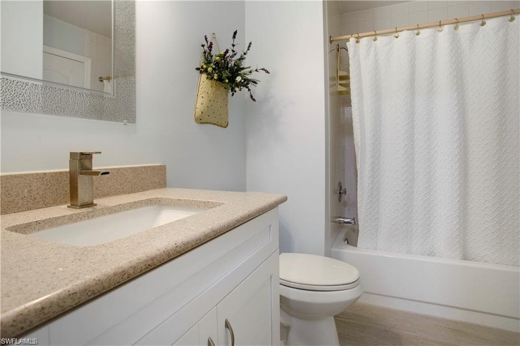 15210 Majorca Bay DR # 15, NAPLES FL 34110-24