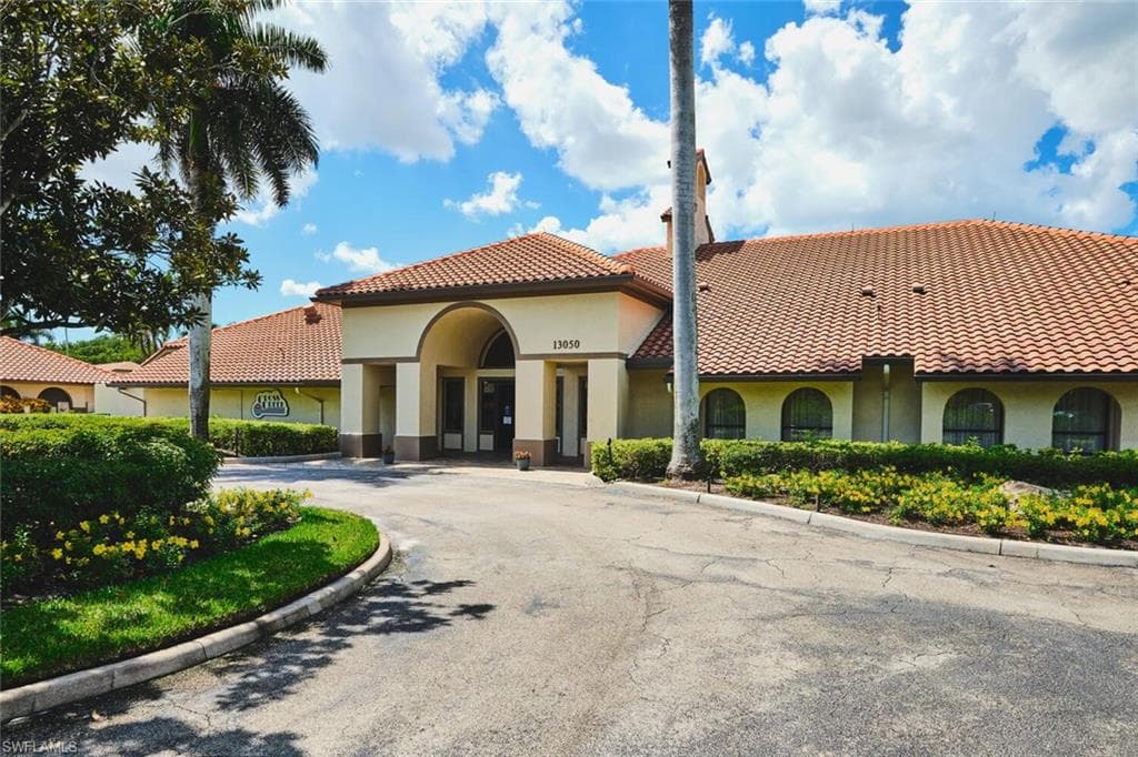 8192 Breton CIR, FORT MYERS FL 33912-46