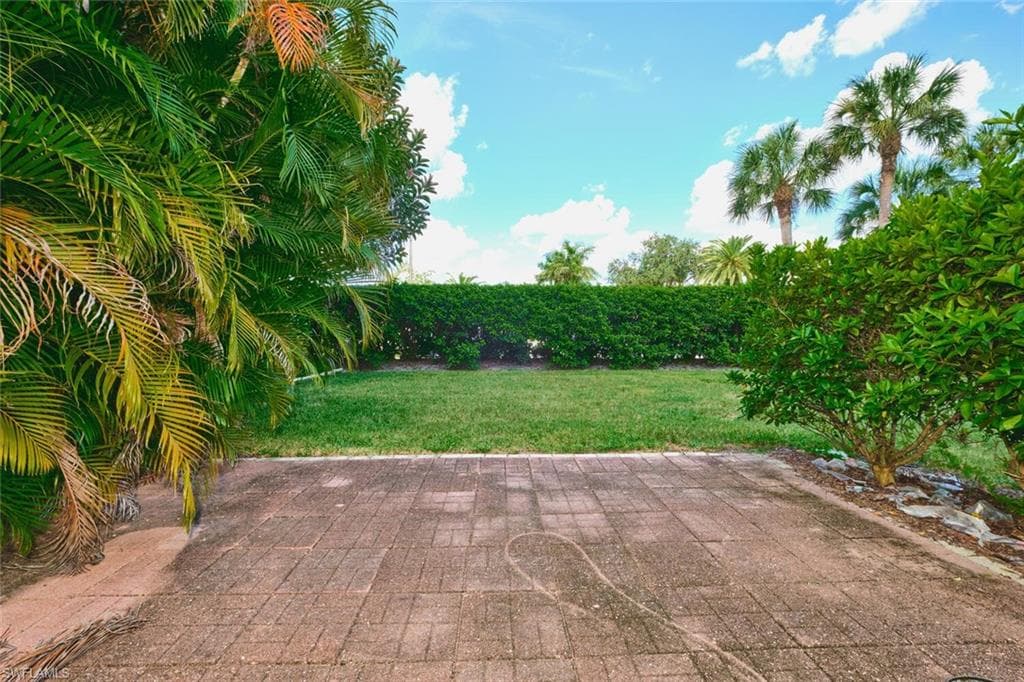 8192 Breton CIR, FORT MYERS FL 33912-44