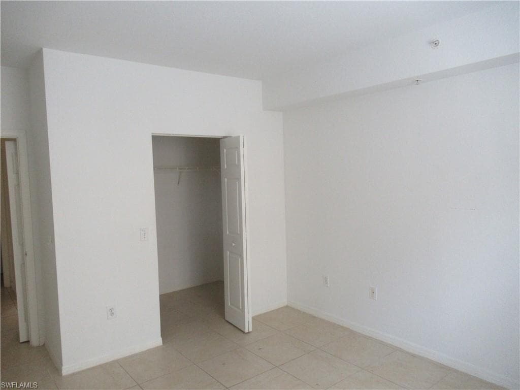 7925 Preserve CIR # 321, NAPLES FL 34119-11