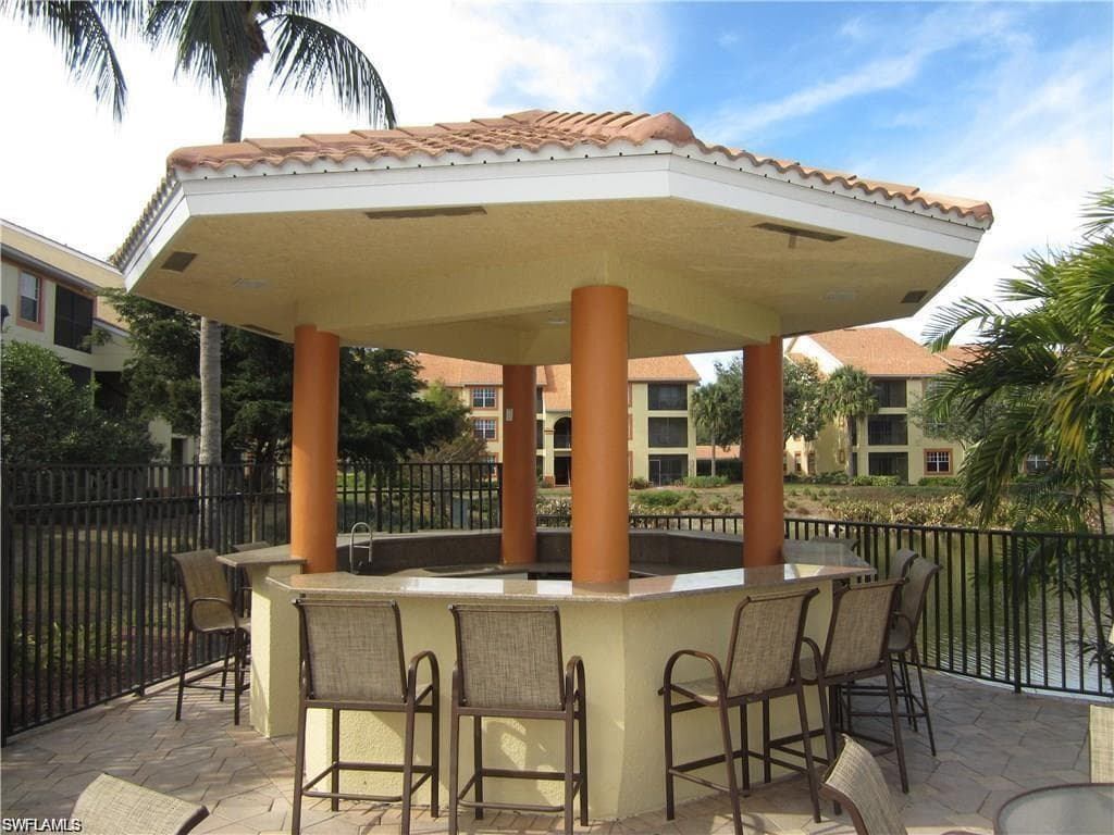 7925 Preserve CIR # 321, NAPLES FL 34119-18