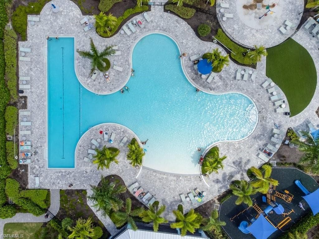 3164 Estancia LN, CAPE CORAL FL 33909-35