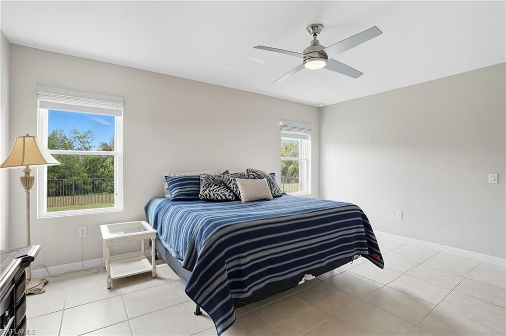 3164 Estancia LN, CAPE CORAL FL 33909-19