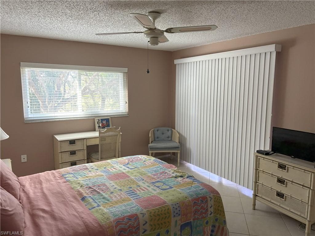 5419 Rattlesnake Hammock RD # F205, NAPLES FL 34113-3