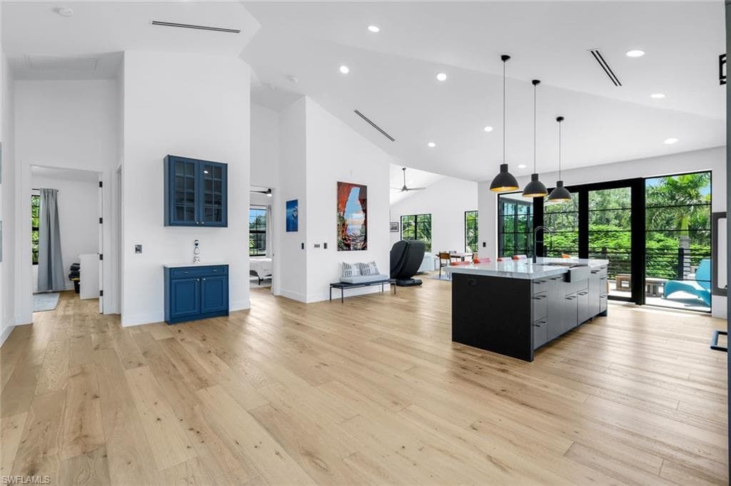 6677 Hunters RD, NAPLES FL 34109-41