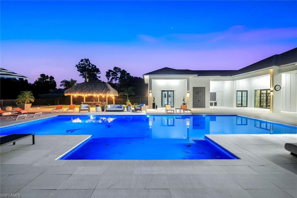 6677 Hunters RD, NAPLES FL 34109-12