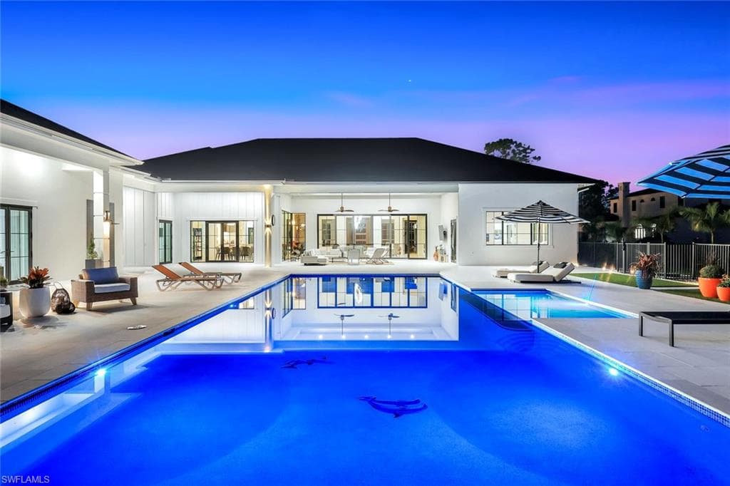 6677 Hunters RD, NAPLES FL 34109-11